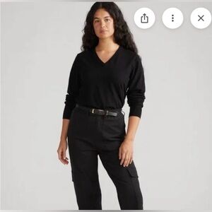 Universal Standard Eco Relaxed CoreV-Neck Black Sweater. Size M